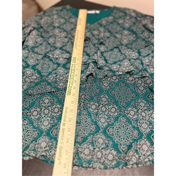 Kim Rogers Curvy Size 1X Teal Tiered Sheer Ruffles & Sleeves Lined V-Neck Blouse - Picture 9 of 11